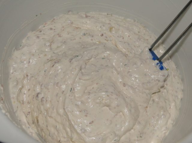 zdravá nátierka z tresčej pečene a vyšľahaného masla