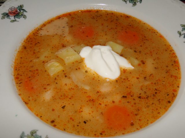 polievka zo sušenej fazule