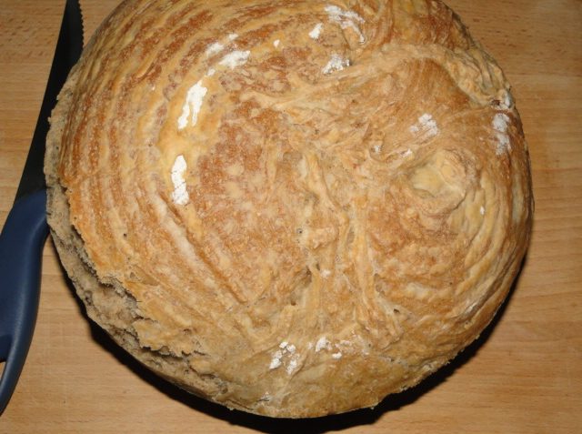 doma upečený chlieb