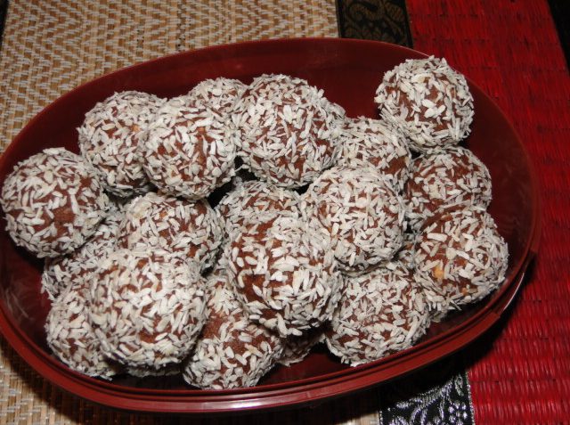 orechové guličky s kokosom