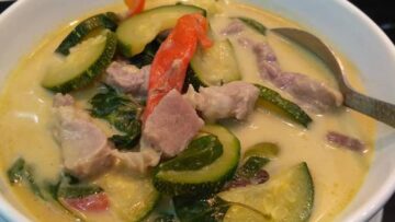 thajská pikantná polievka